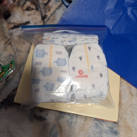 Huggies diapers - Picture 1 of 3